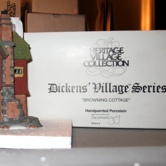 Dickens' Village Portobello Road Thatched Cottages - Picture 3 of 7